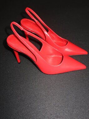 LIKE NEW Steve Madden Reyes Slingback Stiletto Red Pumps